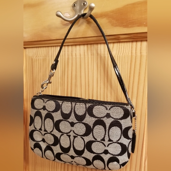 Coach Signature Turnlock And Zip Wrislet Black And Gray - Picture 4 of 16